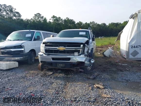 ✅ 2013 Chevrolet Silverado 2500HD Work Truck • VIN: 1GC2KVCG2DZ385023 • Lot: 42302809. Wystawiony na IAAI z przebiegiem 311 928 mil. Bezpłatny archiwum sprzedaży aukcyjnych z USA i szczegółowy raport historii pojazdu na DreamBid. Zdjęcie 12.
