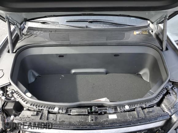 ✅ 2022 Rivian R1S Launch Edition • VIN: 7PDSGABLXNN000317 • Lot: 81008293. Listed on Copart with 7,460 mi. Free auction sales archive from the USA and detailed vehicle history report at DreamBid. Image 13.