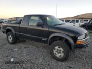 ✅ 2003 Chevrolet S-10 LS • VIN: 1GCCT19X538213185 • Лот: 82827614. Опубликован ранее на Copart с пробегом 226 572 миль. Бесплатный доступ к архиву аукционных продаж из США и подробный отчёт об истории автомобиля на DreamBid. Изображение 4.