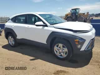 2025 Hyundai Kona SE z VIN KM8HACAB4SU236577, wystawiony jako Copart lot #60651315 z przebiegiem 5 531 mil mil oraz Szkoda całkowita • Salvage title. Historia ofert i sprzedaży dostępna na DreamBid. Obrazek 4.