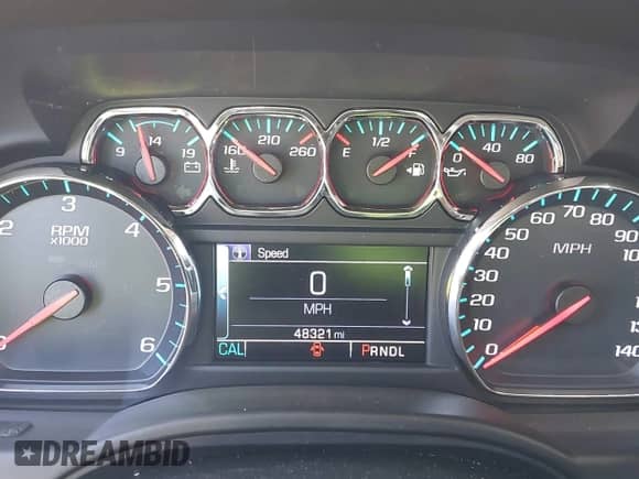 2018 Chevrolet Suburban LS z VIN 1GNSKGKC6JR150248, wystawiony jako IAAI lot #42219120 z przebiegiem 48 321 mil mil oraz . Historia ofert i sprzedaży dostępna na DreamBid. Obrazek 7.