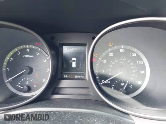 2018 Hyundai Santa Fe 2.4L z VIN 5XYZT3LB3JG541357, wystawiony jako IAAI lot #43481395 z przebiegiem 99 707 mil mil oraz . Historia ofert i sprzedaży dostępna na DreamBid. Obrazek 7.