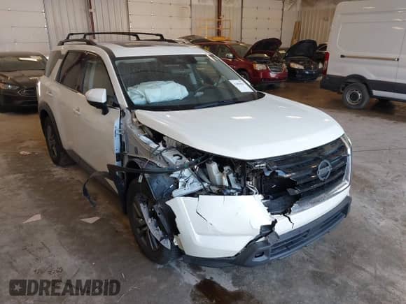 2022 Nissan Pathfinder SV z VIN 5N1DR3BD7NC234940, wystawiony jako IAAI lot #42806846 z przebiegiem 119 082 mil mil oraz . Historia ofert i sprzedaży dostępna na DreamBid. Obrazek 6.