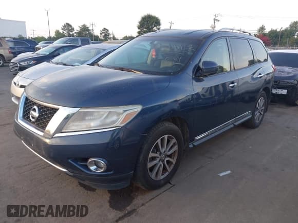 ✅ 2015 Nissan Pathfinder S • VIN: 5N1AR2MN2FC666419 • Lot: 42737264. Listed on IAAI with 197,644 mi. Free auction sales archive from the USA and detailed vehicle history report at DreamBid. Image 2.