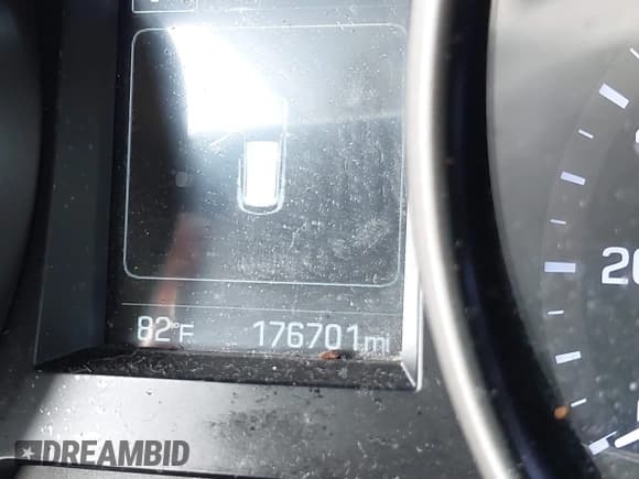 ✅ 2017 Hyundai Santa Fe SE • VIN: KM8SM4HF9HU201697 • Лот: 42399797. Опубликован ранее на IAAI с пробегом 176 701 миль. Бесплатный доступ к архиву аукционных продаж из США и подробный отчёт об истории автомобиля на DreamBid. Изображение 15.