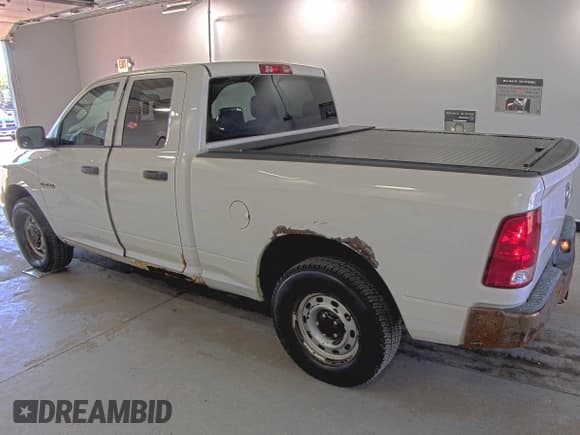 ✅ 2009 Dodge 1500 TRX • VIN: 1D3HV18P79S770586 • Lot: 42132163. Wystawiony na IAAI z przebiegiem 246 449 mil. Bezpłatny archiwum sprzedaży aukcyjnych z USA i szczegółowy raport historii pojazdu na DreamBid. Zdjęcie 1.