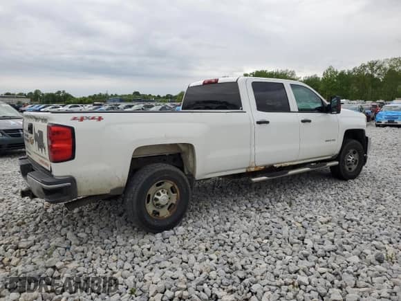 2015 Chevrolet Silverado 2500HD Work Truck z VIN 1GC1KUEG3FF554814, wystawiony jako Copart lot #56838855 z przebiegiem 275 921 mil mil oraz Szkoda całkowita • Salvage title. Historia ofert i sprzedaży dostępna na DreamBid. Obrazek 3.