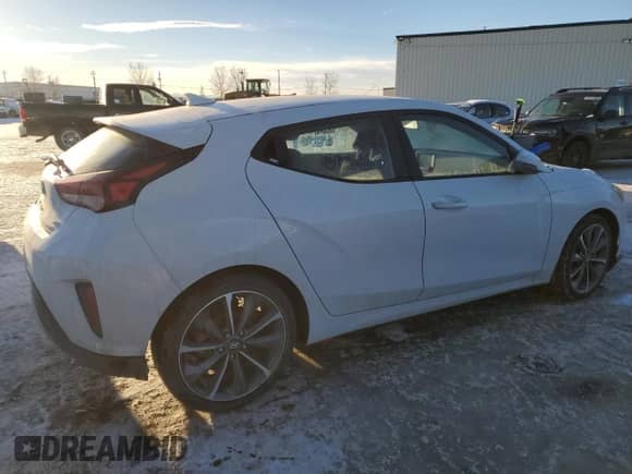 2020 Hyundai Veloster Premium z VIN KMHTG6AF6LU022401, wystawiony jako Copart lot #41692695 z przebiegiem 125 933 mil mil oraz Czysty tytuł • Clean title. Historia ofert i sprzedaży dostępna na DreamBid. Obrazek 3.