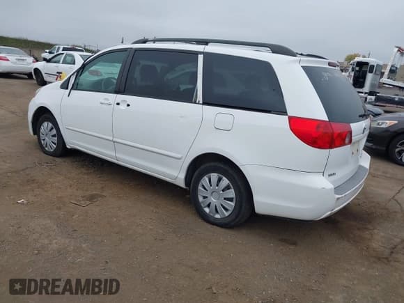 ✅ 2006 Toyota Sienna LE • VIN: 5TDZA23C86S580285 • Lot: 43826342. Listed on IAAI with 308,066 mi. Free auction sales archive from the USA and detailed vehicle history report at DreamBid. Image 3.