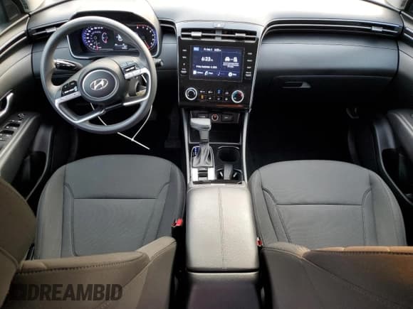 ✅ 2022 Hyundai Tucson SE • VIN: 5NMJACAEXNH060324 • Lot: 71691375. Wystawiony na Copart z przebiegiem 19 765 mil. Bezpłatny archiwum sprzedaży aukcyjnych z USA i szczegółowy raport historii pojazdu na DreamBid. Zdjęcie 8.