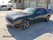 ✅ 2013 Dodge Challenger R/T Classic • VIN: 2C3CDYBT4DH685861 • Lot: 67073485. Wystawiony na Copart z przebiegiem 119 710 mil. Bezpłatny archiwum sprzedaży aukcyjnych z USA i szczegółowy raport historii pojazdu na DreamBid. Zdjęcie 1.