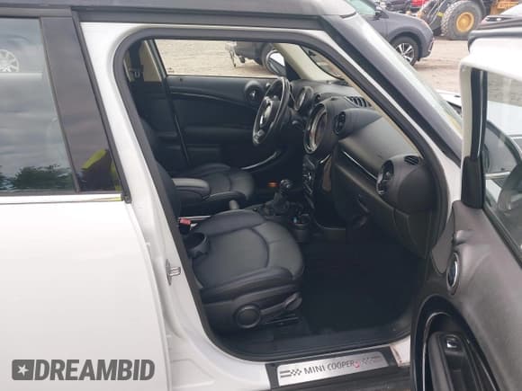 ✅ 2013 MINI Countryman S • VIN: WMWZC3C59DWP22218 • Лот: 43192980. Опубликован ранее на IAAI с пробегом 92 081 миль. Бесплатный доступ к архиву аукционных продаж из США и подробный отчёт об истории автомобиля на DreamBid. Изображение 5.