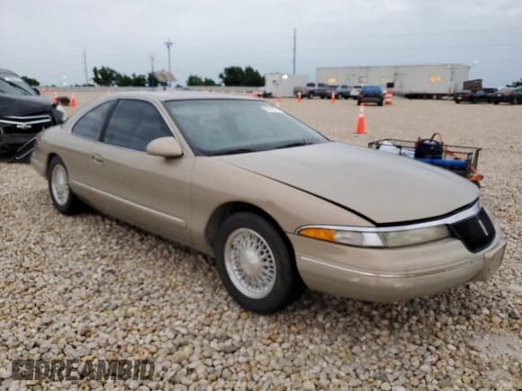 ✅ 1996 Lincoln Mark VIII • VIN: 1LNLM91VXTY605029 • Lot: 55109384. Wystawiony na Copart z przebiegiem 140 696 mil. Bezpłatny archiwum sprzedaży aukcyjnych z USA i szczegółowy raport historii pojazdu na DreamBid. Zdjęcie 4.