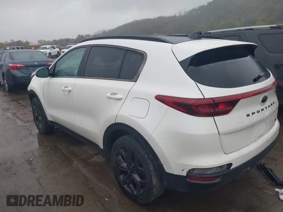 ✅ 2022 Kia Sportage Nightfall • VIN: KNDP6CAC0N7952549 • Lot: 43393113. Wystawiony na IAAI z przebiegiem 101 945 mil. Bezpłatny archiwum sprzedaży aukcyjnych z USA i szczegółowy raport historii pojazdu na DreamBid. Zdjęcie 3.