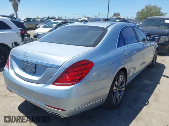 ✅ 2014 Mercedes-Benz S 550 • VIN: WDDUG8CBXEA054891 • Лот: 42622538. Опубликован ранее на IAAI с пробегом 110 504 миль. Бесплатный доступ к архиву аукционных продаж из США и подробный отчёт об истории автомобиля на DreamBid. Изображение 4.