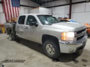 ✅ 2008 Chevrolet Silverado 2500HD Work Truck • VIN: 1GCHK23K38F150960 • Lot: 47952405. Wystawiony na Copart z przebiegiem 111 253 mil. Bezpłatny archiwum sprzedaży aukcyjnych z USA i szczegółowy raport historii pojazdu na DreamBid. Zdjęcie 4.