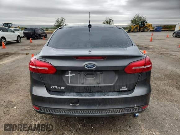 ✅ 2018 Ford Focus SE • VIN: 1FADP3FE9JL270576 • Lot: 86282885. Wystawiony na Copart z przebiegiem 89 128 mil. Bezpłatny archiwum sprzedaży aukcyjnych z USA i szczegółowy raport historii pojazdu na DreamBid. Zdjęcie 6.