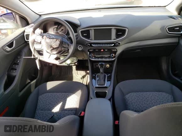 2019 Hyundai Ioniq Blue с VIN KMHC65LC8KU136382, выставлен на аукционе Copart как лот 72813684 с пробегом Не указан миль и Списание • Salvage title. История ставок и продаж доступна на DreamBid. Изображение 8.