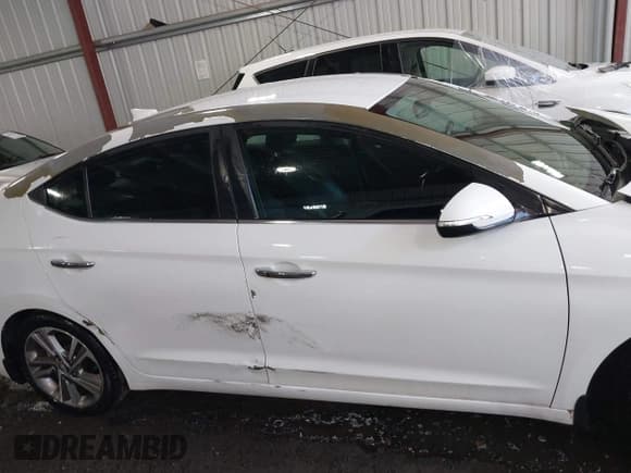 ✅ 2017 Hyundai Elantra SE • VIN: 5NPD84LF1HH129350 • Lot: 42893854. Listed on IAAI with 77,740 mi. Free auction sales archive from the USA and detailed vehicle history report at DreamBid. Image 13.