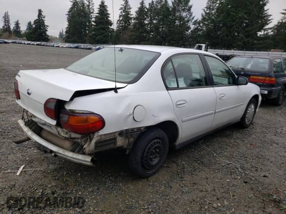 2002 Chevrolet Malibu z VIN 1G1ND52J22M714701, wystawiony jako Copart lot #87484674 z przebiegiem 277 484 mil mil oraz Szkoda całkowita • Salvage title. Historia ofert i sprzedaży dostępna na DreamBid. Obrazek 3.