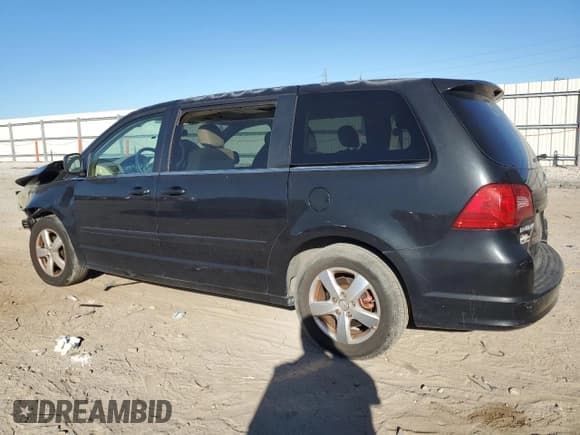 ✅ 2010 Volkswagen Routan SE • VIN: 2V4RW3D17AR231176 • Lot: 86768585. Listed on Copart with 198,699 mi. Free auction sales archive from the USA and detailed vehicle history report at DreamBid. Image 2.