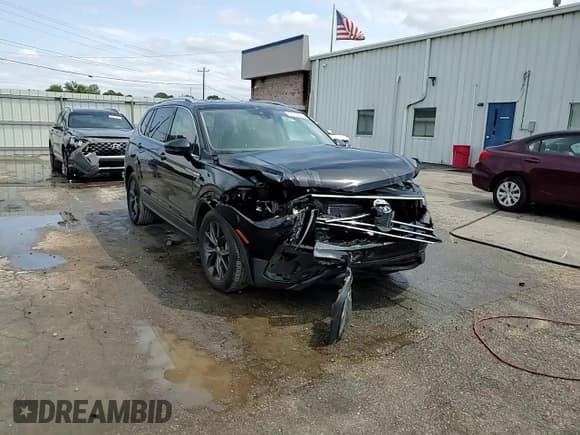 ✅ 2024 Volkswagen Tiguan SE • VIN: 3VVNB7AX0RM077211 • Lot: 72077385. Wystawiony na Copart z przebiegiem 16 799 mil. Bezpłatny archiwum sprzedaży aukcyjnych z USA i szczegółowy raport historii pojazdu na DreamBid. Zdjęcie 14.