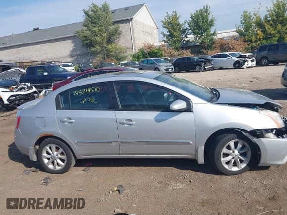✅ 2012 Nissan Sentra S • VIN: 3N1AB6AP1CL715148 • Lot: 43214510. Wystawiony na IAAI z przebiegiem 187 160 mil. Bezpłatny archiwum sprzedaży aukcyjnych z USA i szczegółowy raport historii pojazdu na DreamBid. Zdjęcie 13.