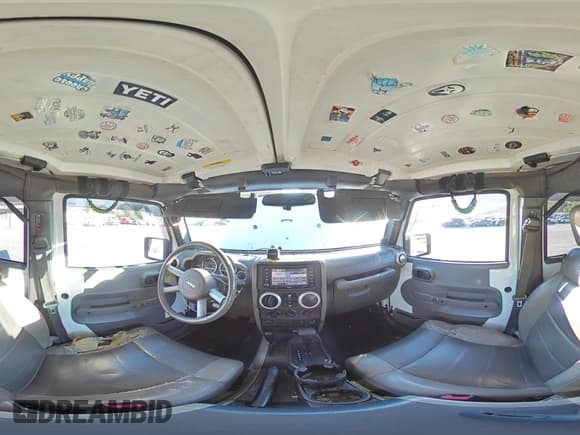 ✅ 2010 Jeep Wrangler Unlimited Sahara • VIN: 1J4HA5H11AL166936 • Лот: 82309995. Опубликован ранее на Copart с пробегом 241 947 миль. Бесплатный доступ к архиву аукционных продаж из США и подробный отчёт об истории автомобиля на DreamBid. Изображение 15.