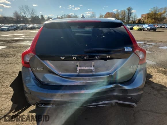 ✅ 2016 Volvo V60 T5 • VIN: YV4612HK0G1014183 • Лот: 91022835. Опубликован ранее на Copart с пробегом Не указан. Бесплатный доступ к архиву аукционных продаж из США и подробный отчёт об истории автомобиля на DreamBid. Изображение 6.