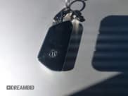 ✅ 2022 Volkswagen ID.4 Pro S • VIN: WVGUNPE2XNP044247 • Lot: 43405848. Wystawiony na IAAI z przebiegiem 39 574 mil. Bezpłatny archiwum sprzedaży aukcyjnych z USA i szczegółowy raport historii pojazdu na DreamBid. Zdjęcie 11.