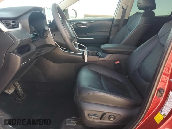 ✅ 2024 Toyota RAV4 XLE Premium • VIN: 2T3A1RFV3RW485879 • Lot: 82695405. Listed on Copart with 36,913 mi. Free auction sales archive from the USA and detailed vehicle history report at DreamBid. Image 7.