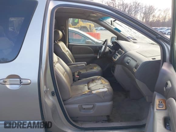 ✅ 2000 Toyota Sienna LE • VIN: 4T3ZF13C6YU246348 • Lot: 43842739. Wystawiony na IAAI z przebiegiem 228 949 mil. Bezpłatny archiwum sprzedaży aukcyjnych z USA i szczegółowy raport historii pojazdu na DreamBid. Zdjęcie 5.