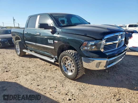 2015 Ram 1500 Outdoorsman z VIN 1C6RR6LT5FS755137, wystawiony jako Copart lot #90287375 z przebiegiem 51 999 mil mil oraz Szkoda całkowita • Salvage title. Historia ofert i sprzedaży dostępna na DreamBid. Obrazek 4.