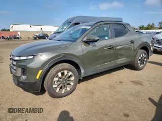 2025 Hyundai Santa Cruz SEL с VIN 5NTJBDDE2SH137296, выставлен на аукционе Copart как лот 68018035 с пробегом 4 676 миль миль и Списание • Salvage title. История ставок и продаж доступна на DreamBid. Изображение 1.