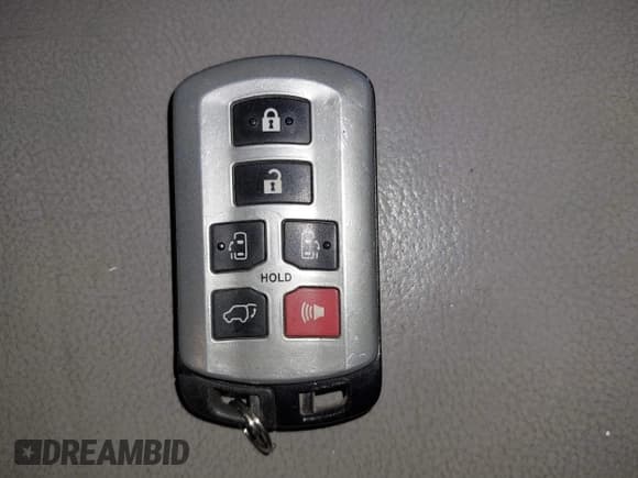 ✅ 2017 Toyota Sienna XLE Auto Access Seat • VIN: 5TDYZ3DC6HS773305 • Lot: 42364773. Listed on IAAI with 58,621 mi. Free auction sales archive from the USA and detailed vehicle history report at DreamBid. Image 11.