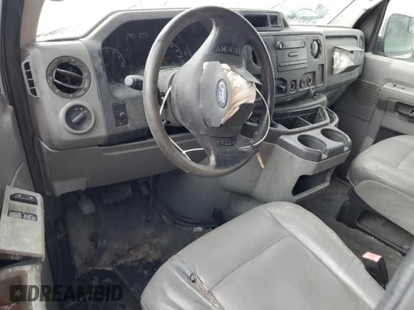 ✅ 2010 Ford Econoline Cargo Commercial • VIN: 1FTNE1EW9ADA22017 • Lot: 67210365. Wystawiony na Copart z przebiegiem 79 746 mil. Bezpłatny archiwum sprzedaży aukcyjnych z USA i szczegółowy raport historii pojazdu na DreamBid. Zdjęcie 8.