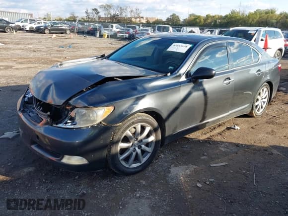 ✅ 2009 Lexus LS 460 • VIN: JTHBL46F795086909 • Лот: 43543838. Опубликован ранее на IAAI с пробегом 188 202 миль. Бесплатный доступ к архиву аукционных продаж из США и подробный отчёт об истории автомобиля на DreamBid. Изображение 17.