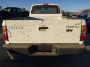 ✅ 2004 Toyota Tacoma • VIN: 5TENL42N04Z394070 • Lot: 43721735. Listed on IAAI with 572,363 mi. Free auction sales archive from the USA and detailed vehicle history report at DreamBid. Image 16.