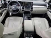 ✅ 2021 Kia Sorento EX • VIN: KNDRH4LG2M5033056 • Lot: 92858905. Wystawiony na Copart z przebiegiem 52 590 mil. Bezpłatny archiwum sprzedaży aukcyjnych z USA i szczegółowy raport historii pojazdu na DreamBid. Zdjęcie 8.