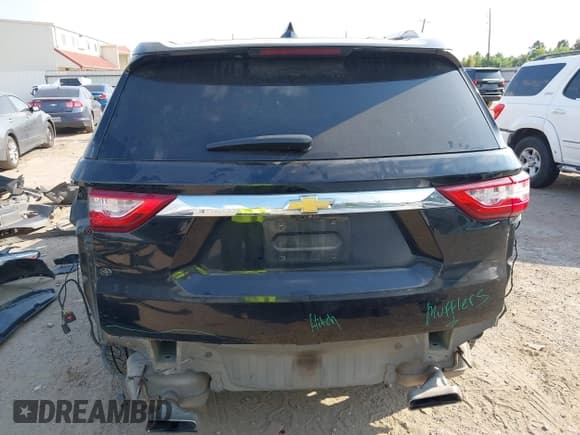 ✅ 2019 Chevrolet Traverse RS • VIN: 1GNEVJKW7KJ135365 • Lot: 43263216. Listed on IAAI with 125,648 mi. Free auction sales archive from the USA and detailed vehicle history report at DreamBid. Image 17.
