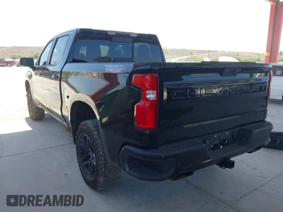 ✅ 2021 Chevrolet Silverado 1500 LT Trail Boss • VIN: 3GCPYFEL8MG302487 • Lot: 42066570. Wystawiony na IAAI z przebiegiem 20 038 mil. Bezpłatny archiwum sprzedaży aukcyjnych z USA i szczegółowy raport historii pojazdu na DreamBid. Zdjęcie 3.