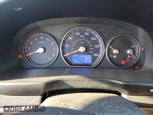 ✅ 2012 Hyundai Santa Fe Limited • VIN: 5XYZKDAG1CG159080 • Lot: 82495254. Listed on Copart with 174,813 mi. Free auction sales archive from the USA and detailed vehicle history report at DreamBid. Image 9.