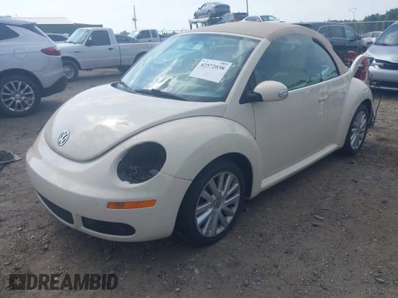 ✅ 2008 Volkswagen Beetle SE • VIN: 3VWRF31Y68M407645 • Lot: 42572038. Listed on IAAI with 171,530 mi. Free auction sales archive from the USA and detailed vehicle history report at DreamBid. Image 2.