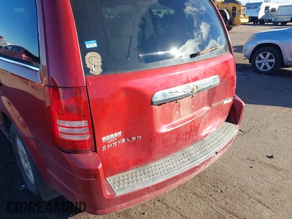 ✅ 2009 Chrysler Town & Country Touring • VIN: 2A8HR54149R524725 • Лот: 43459082. Опубликован ранее на IAAI с пробегом 283 984 миль. Бесплатный доступ к архиву аукционных продаж из США и подробный отчёт об истории автомобиля на DreamBid. Изображение 6.