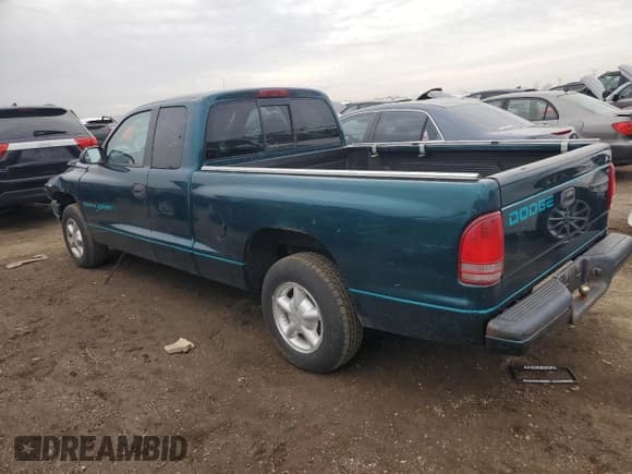 ✅ 1998 Dodge Dakota SLT • VIN: 1B7GL22X1WS754968 • Lot: 49078635. Wystawiony na Copart z przebiegiem 138 116 mil. Bezpłatny archiwum sprzedaży aukcyjnych z USA i szczegółowy raport historii pojazdu na DreamBid. Zdjęcie 2.