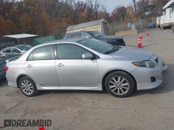 ✅ 2010 Toyota Corolla LE • VIN: 2T1BU4EE7AC296151 • Lot: 43650337. Listed on IAAI with 263,639 mi. Free auction sales archive from the USA and detailed vehicle history report at DreamBid. Image 13.