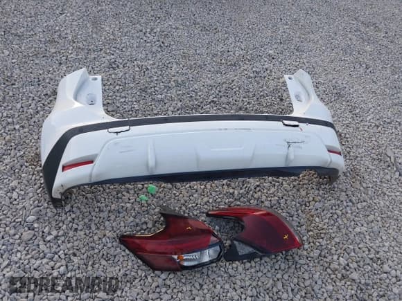 ✅ 2021 Nissan Kicks S • VIN: 3N1CP5BV9ML564935 • Lot: 43117448. Listed on IAAI with 60,972 mi. Free auction sales archive from the USA and detailed vehicle history report at DreamBid. Image 12.