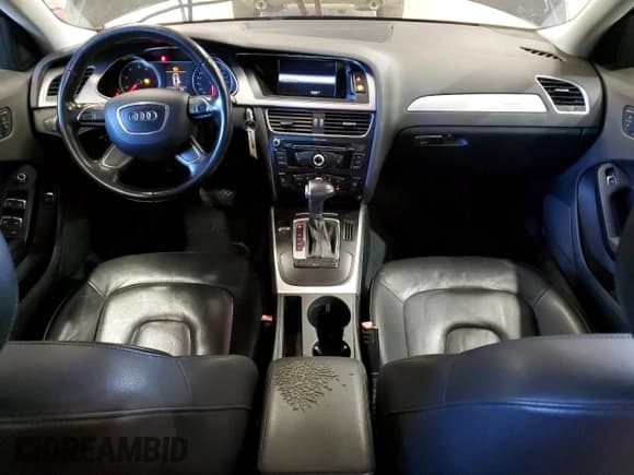 ✅ 2013 Audi A4 Premium • VIN: WAUBFAFL3DN039668 • Lot: 89801425. Wystawiony na Copart z przebiegiem 159 117 mil. Bezpłatny archiwum sprzedaży aukcyjnych z USA i szczegółowy raport historii pojazdu na DreamBid. Zdjęcie 8.