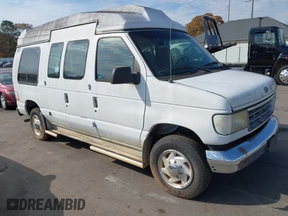 ✅ 1996 Ford Econoline Cargo • VIN: 1FDHE24H6THA07262 • Lot: 43765124. Wystawiony na IAAI z przebiegiem Nie podano. Bezpłatny archiwum sprzedaży aukcyjnych z USA i szczegółowy raport historii pojazdu na DreamBid. Zdjęcie 1.