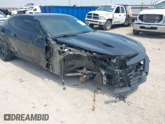 ✅ 2018 Chevrolet Camaro 1SS • VIN: 1G1FF1R70J0110233 • Лот: 43074392. Опубликован ранее на IAAI с пробегом 110 469 миль. Бесплатный доступ к архиву аукционных продаж из США и подробный отчёт об истории автомобиля на DreamBid. Изображение 6.